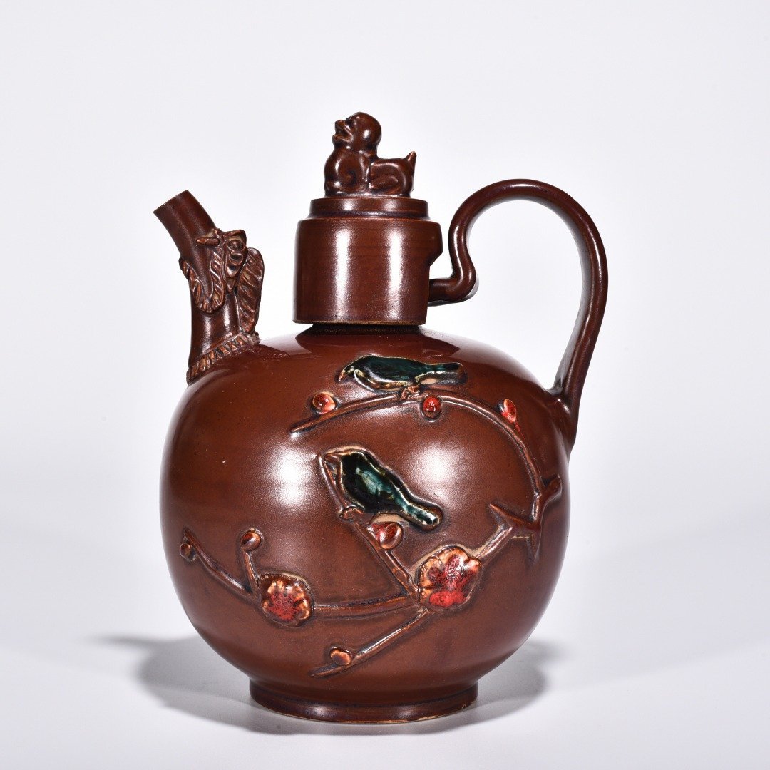 Song Dynasty Ziding plastic ewer with flower and bird patterns