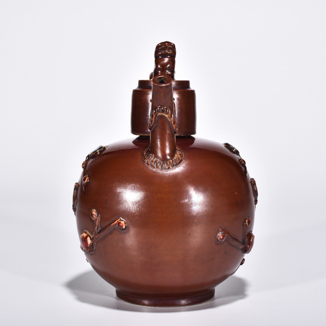 Song Dynasty Ziding plastic ewer with flower and bird patterns