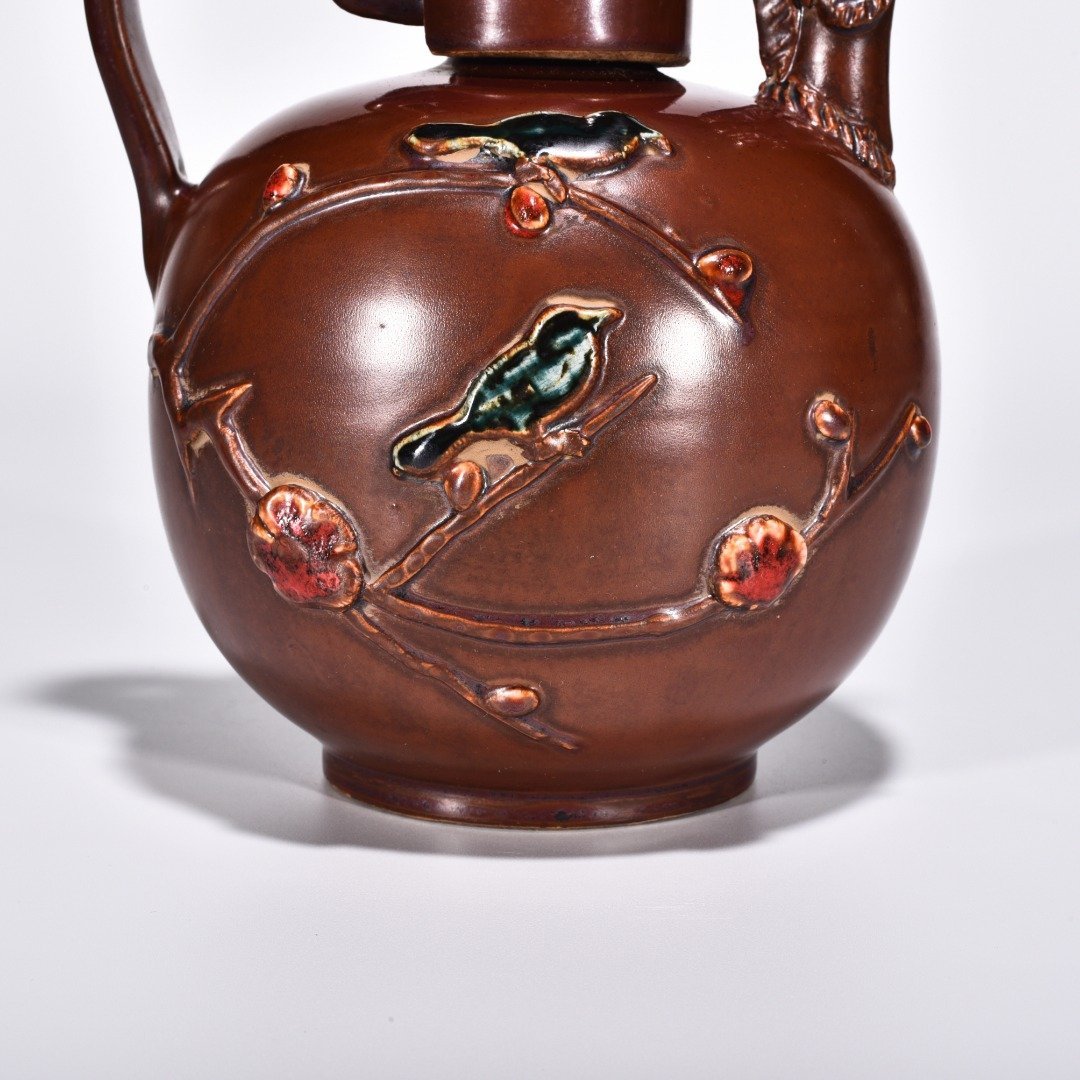 Song Dynasty Ziding plastic ewer with flower and bird patterns