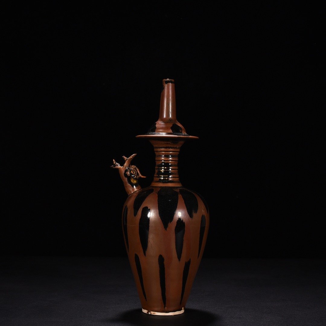 Song Dynasty Ziding rust-spotted glazed military holding device