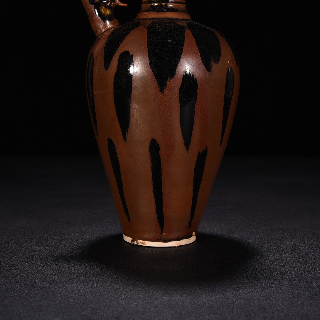 Song Dynasty Ziding rust-spotted glazed military holding device