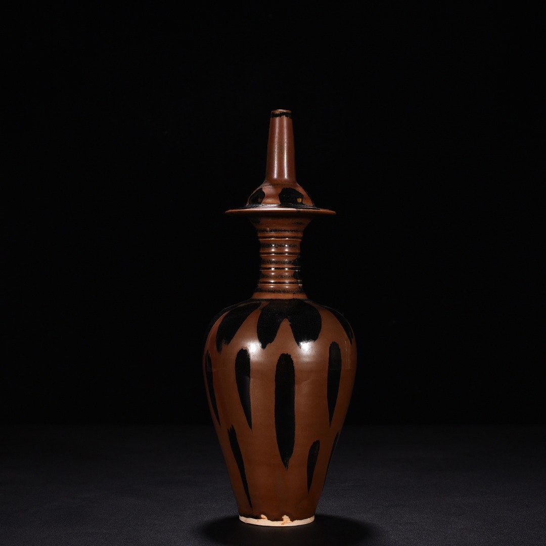 Song Dynasty Ziding rust-spotted glazed military holding device