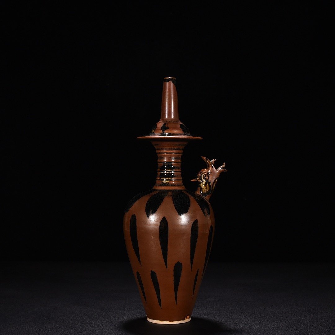 Song Dynasty Ziding rust-spotted glazed military holding device