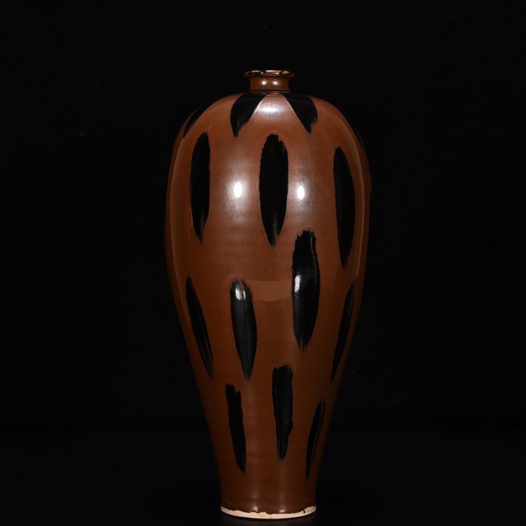 Song Dynasty Ziding rust-spotted plum vase