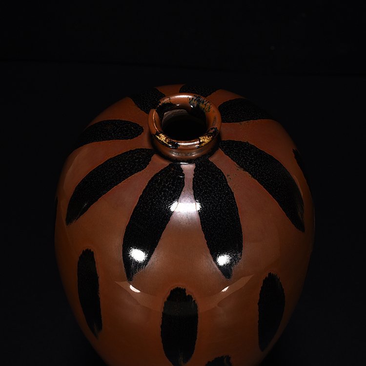 Song Dynasty Ziding rust-spotted plum vase