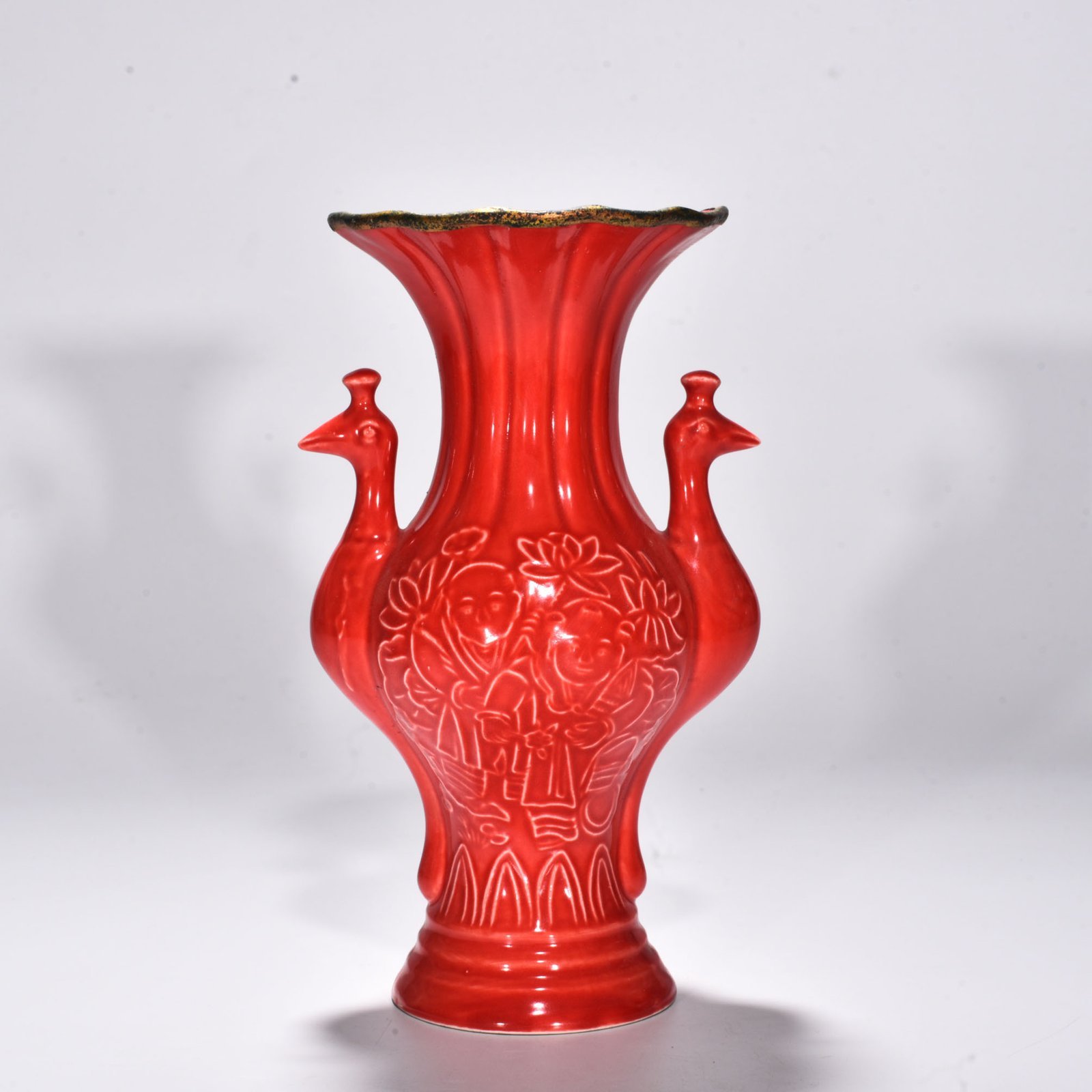 Song Dynasty Hong Dingying Opera Pattern Double Peacock Ear Flower Goblet