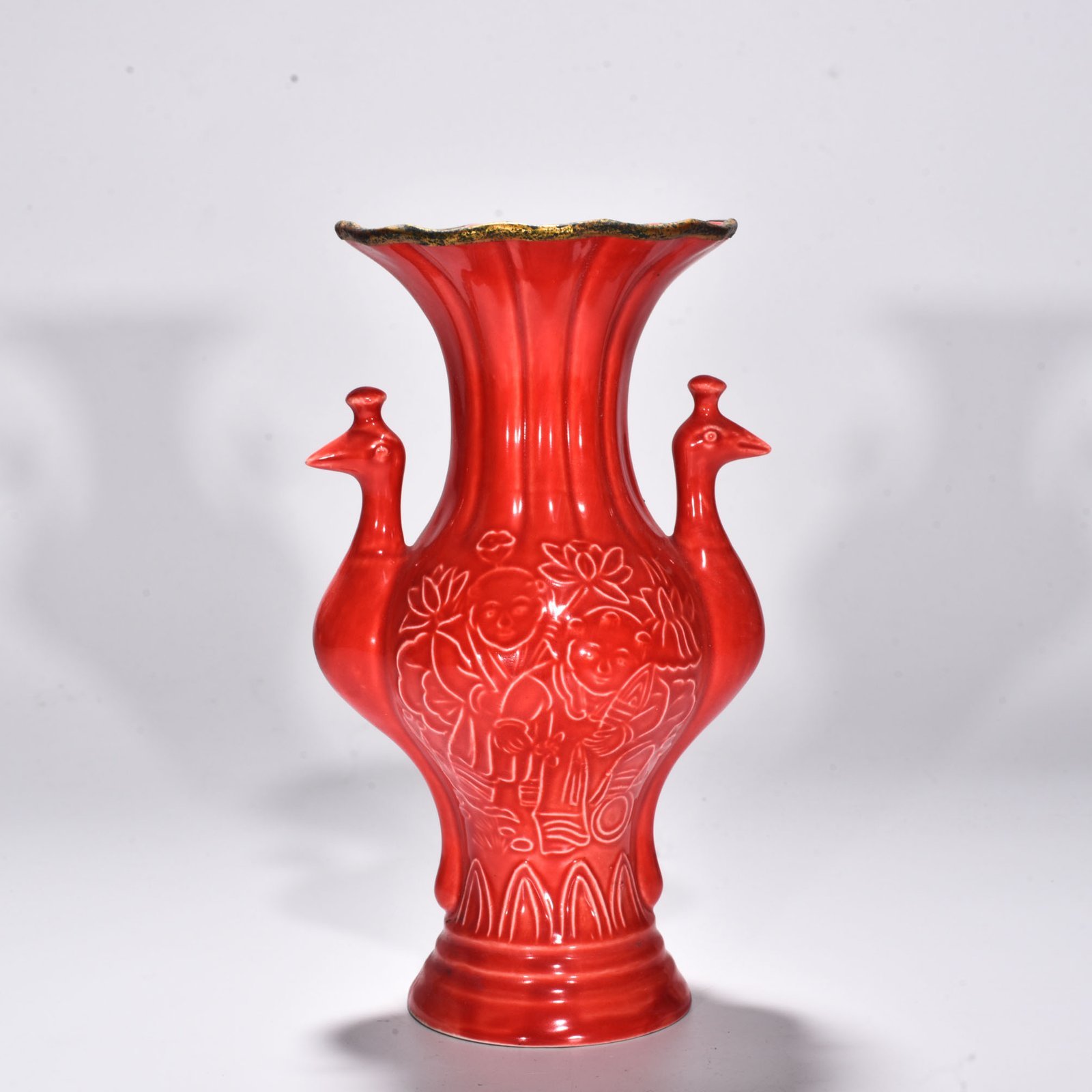 Song Dynasty Hong Dingying Opera Pattern Double Peacock Ear Flower Goblet