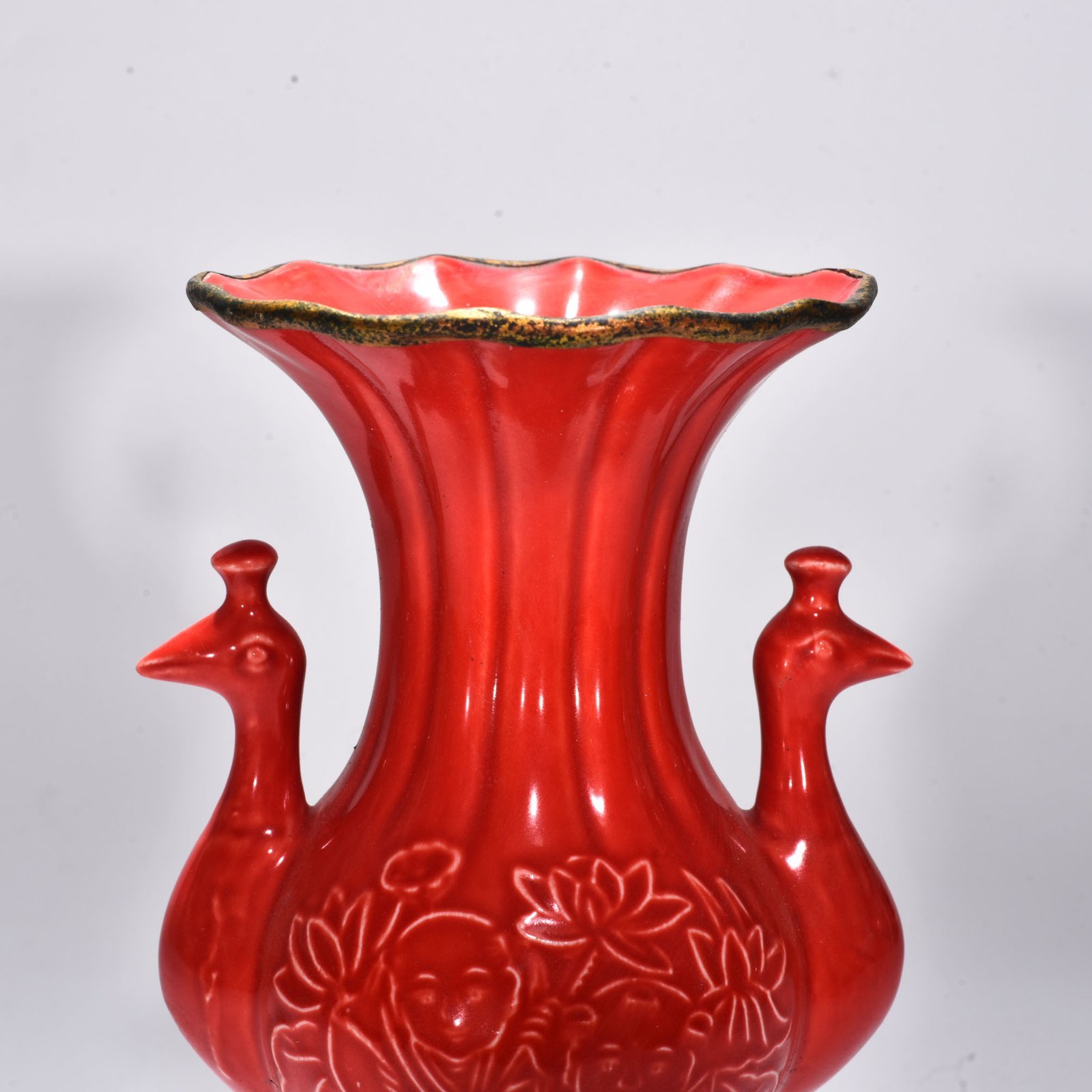 Song Dynasty Hong Dingying Opera Pattern Double Peacock Ear Flower Goblet