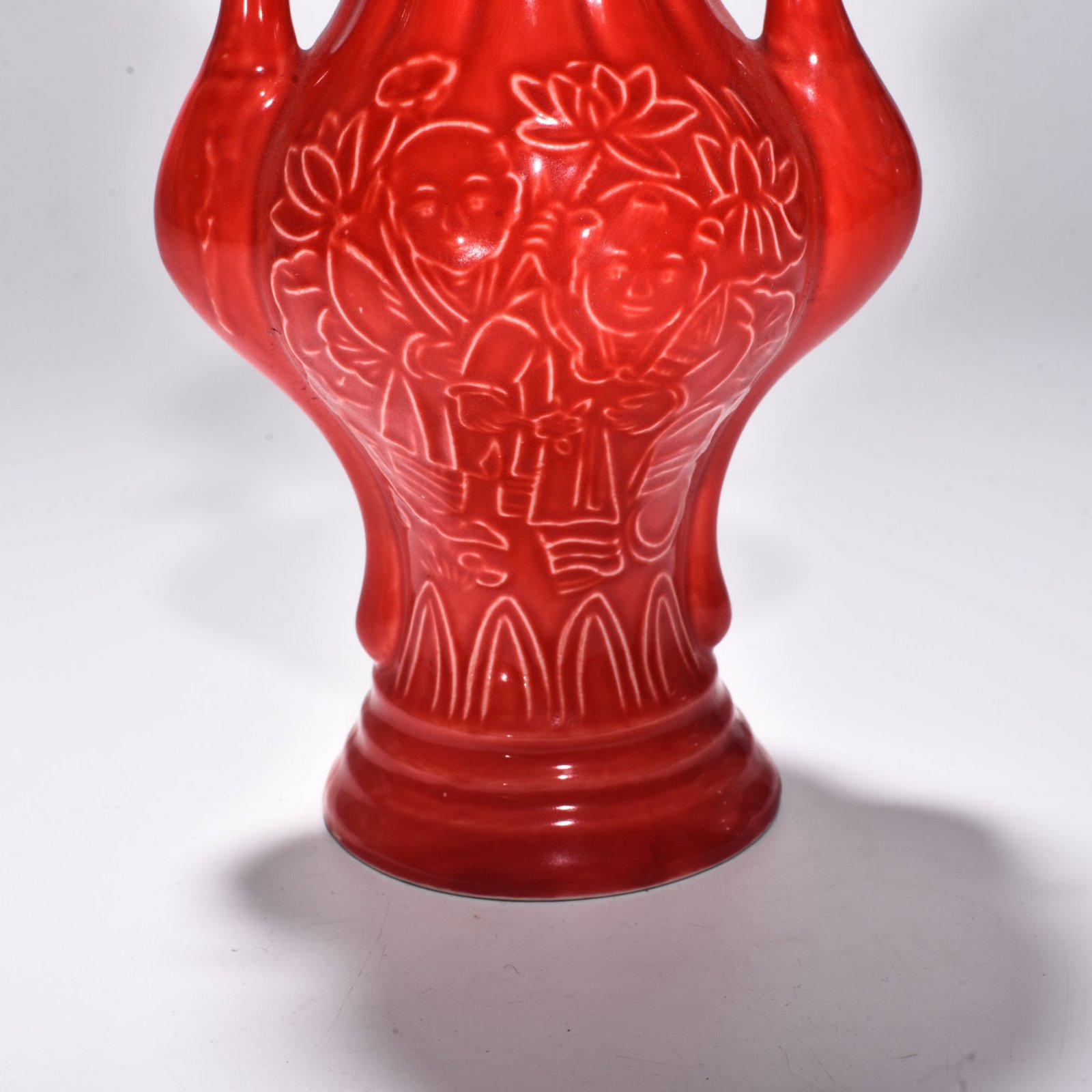 Song Dynasty Hong Dingying Opera Pattern Double Peacock Ear Flower Goblet