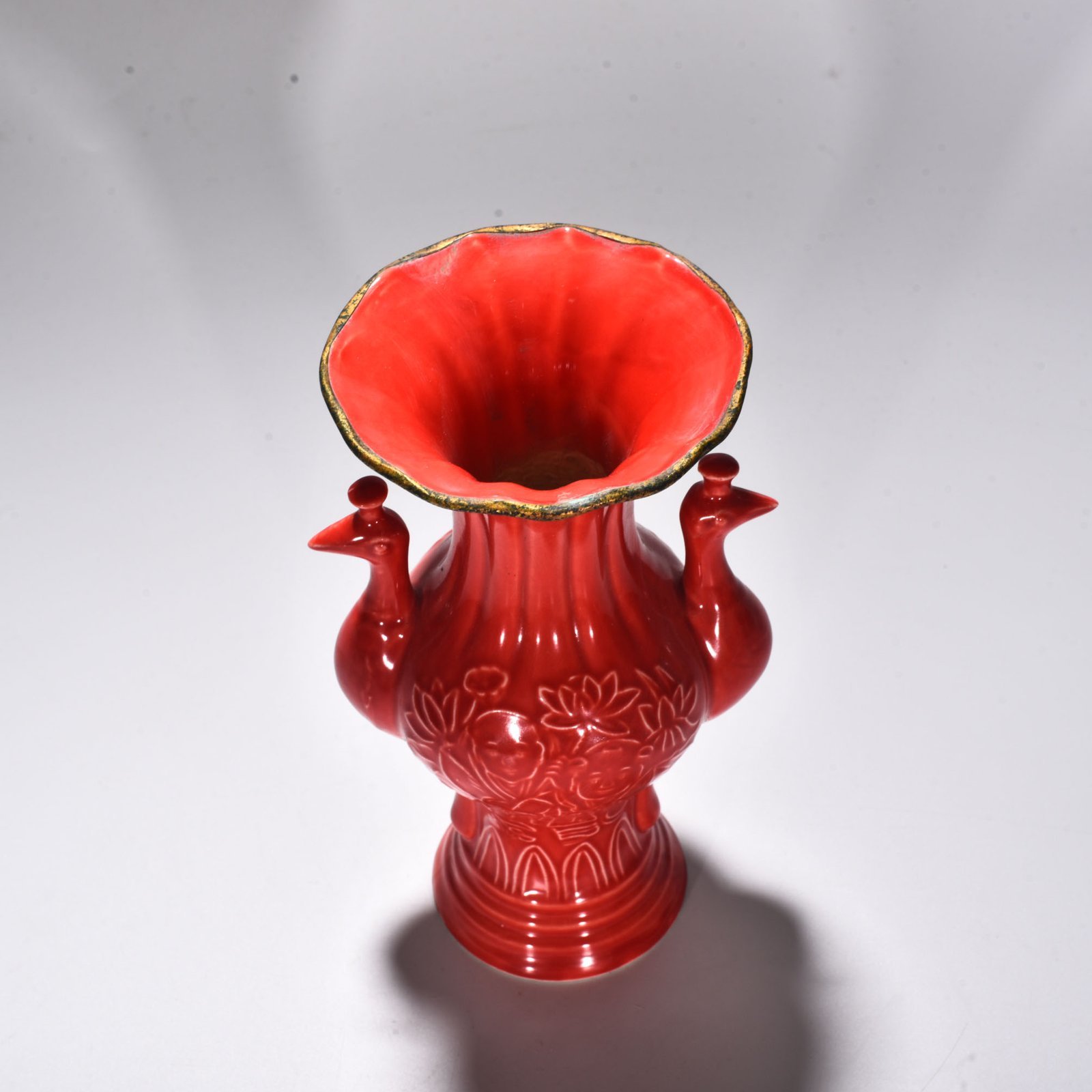 Song Dynasty Hong Dingying Opera Pattern Double Peacock Ear Flower Goblet
