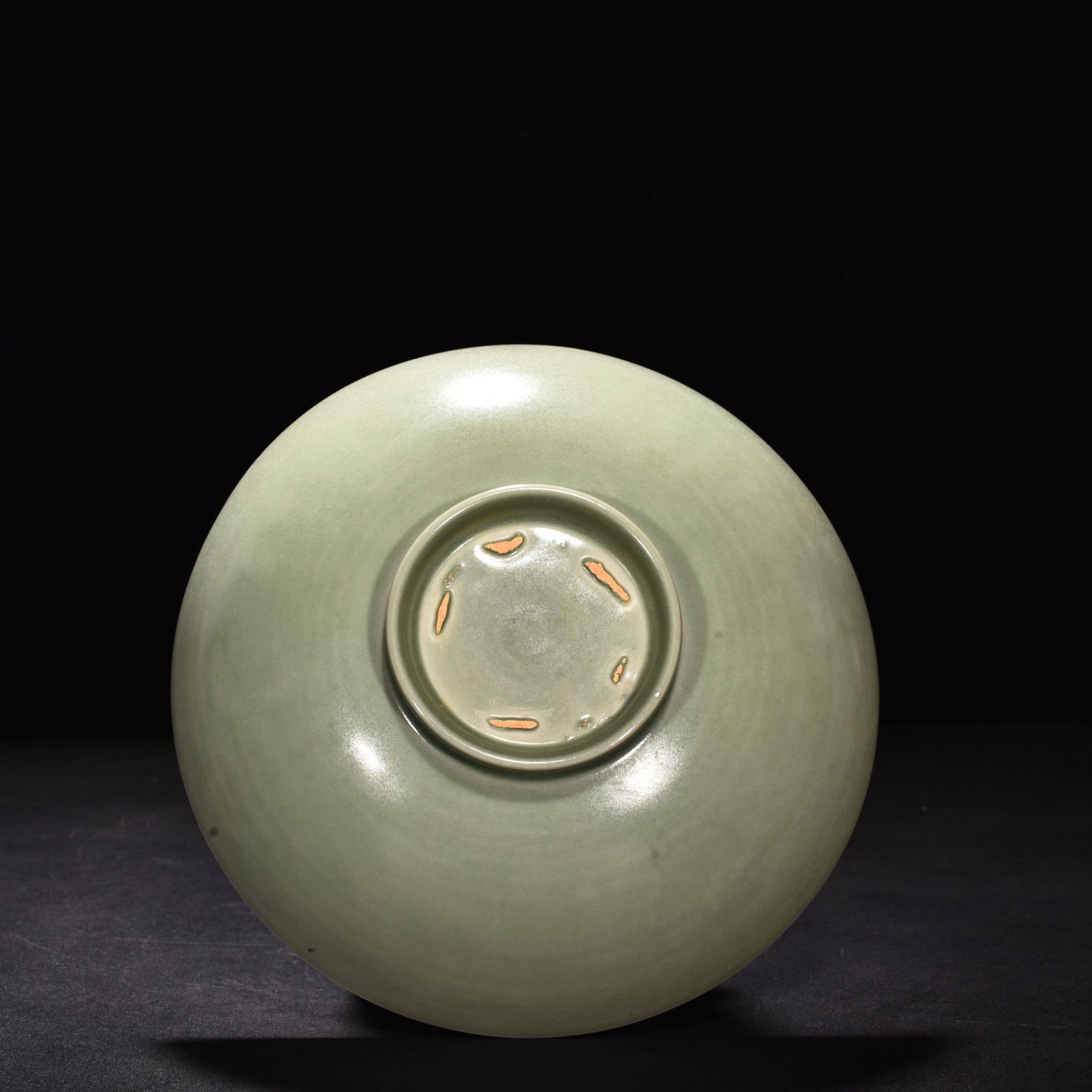 Song Dynasty Yaozhou kiln carved sea water dragon pattern bowl