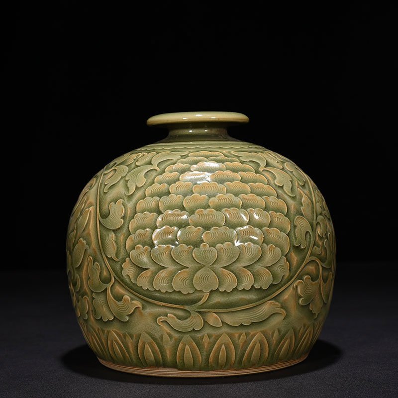 Song Dynasty Yaozhou kiln carved Tubo vase with branches and phoenix pattern