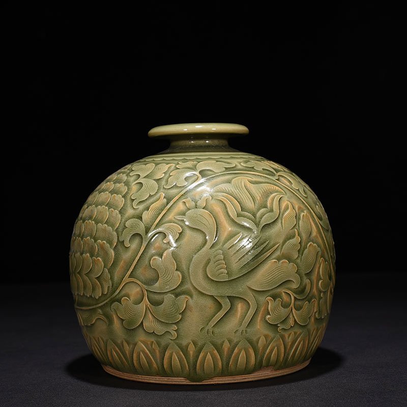 Song Dynasty Yaozhou kiln carved Tubo vase with branches and phoenix pattern