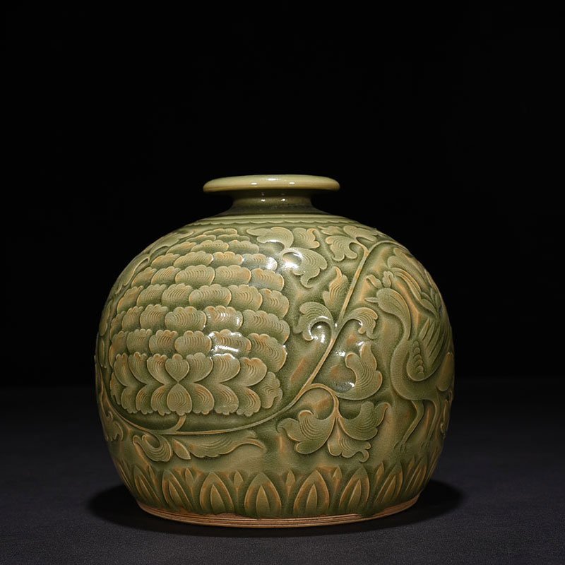 Song Dynasty Yaozhou kiln carved Tubo vase with branches and phoenix pattern