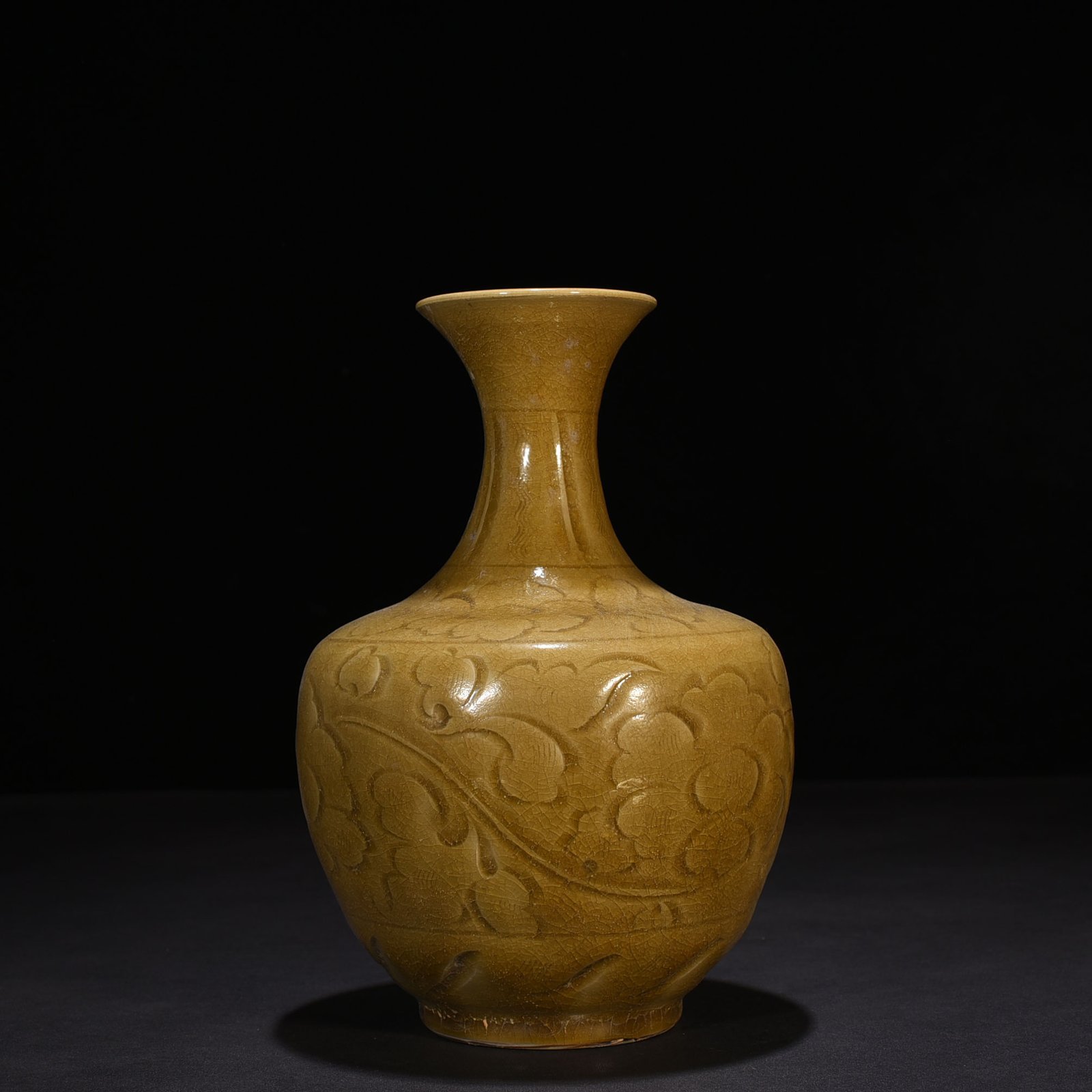 Song Dynasty Yaozhou kiln carved flower pattern vase