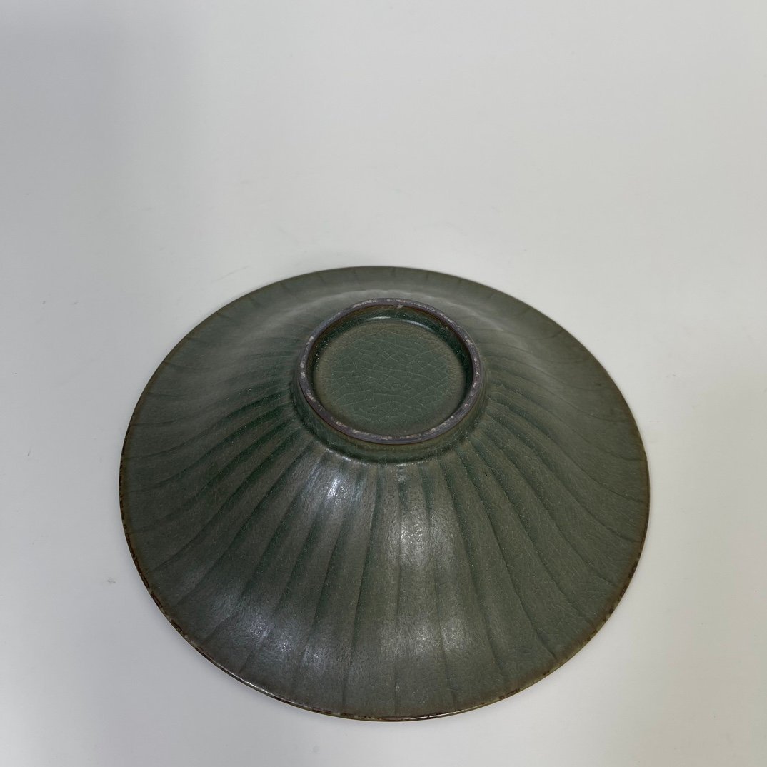 Song Dynasty Yaozhou kiln carved lotus pattern bamboo hat bowl