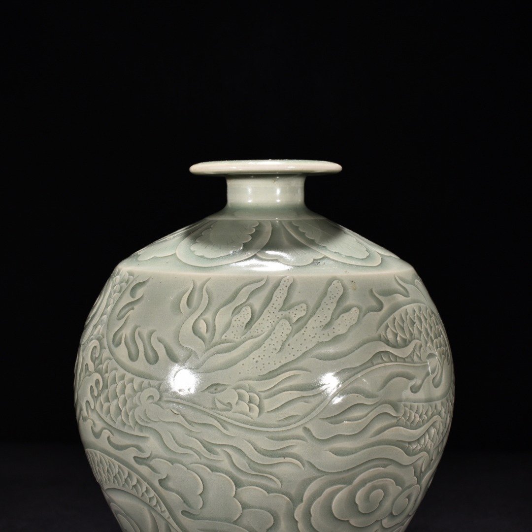 Song Dynasty Yaozhou kiln celadon plum vase with cloud and dragon patterns