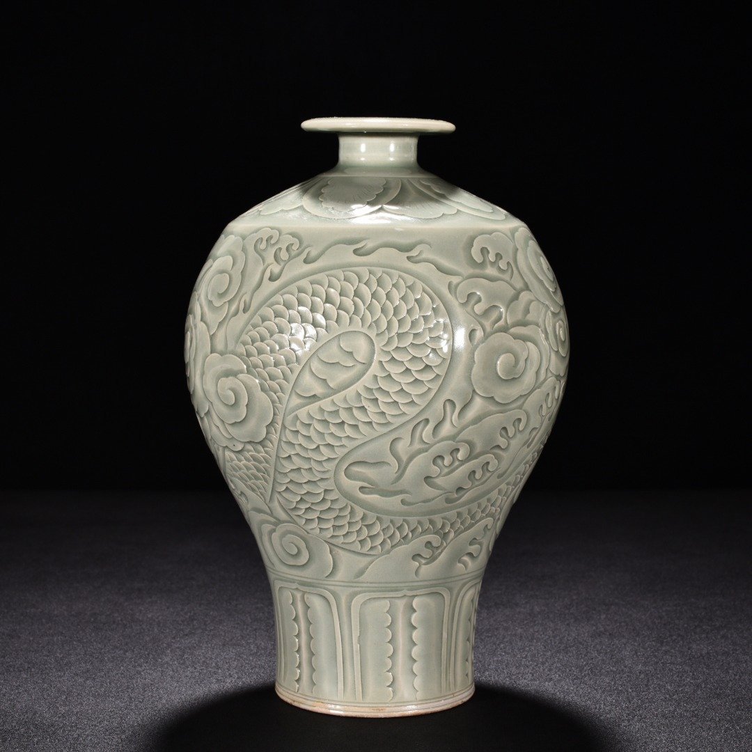 Song Dynasty Yaozhou kiln celadon plum vase with cloud and dragon patterns