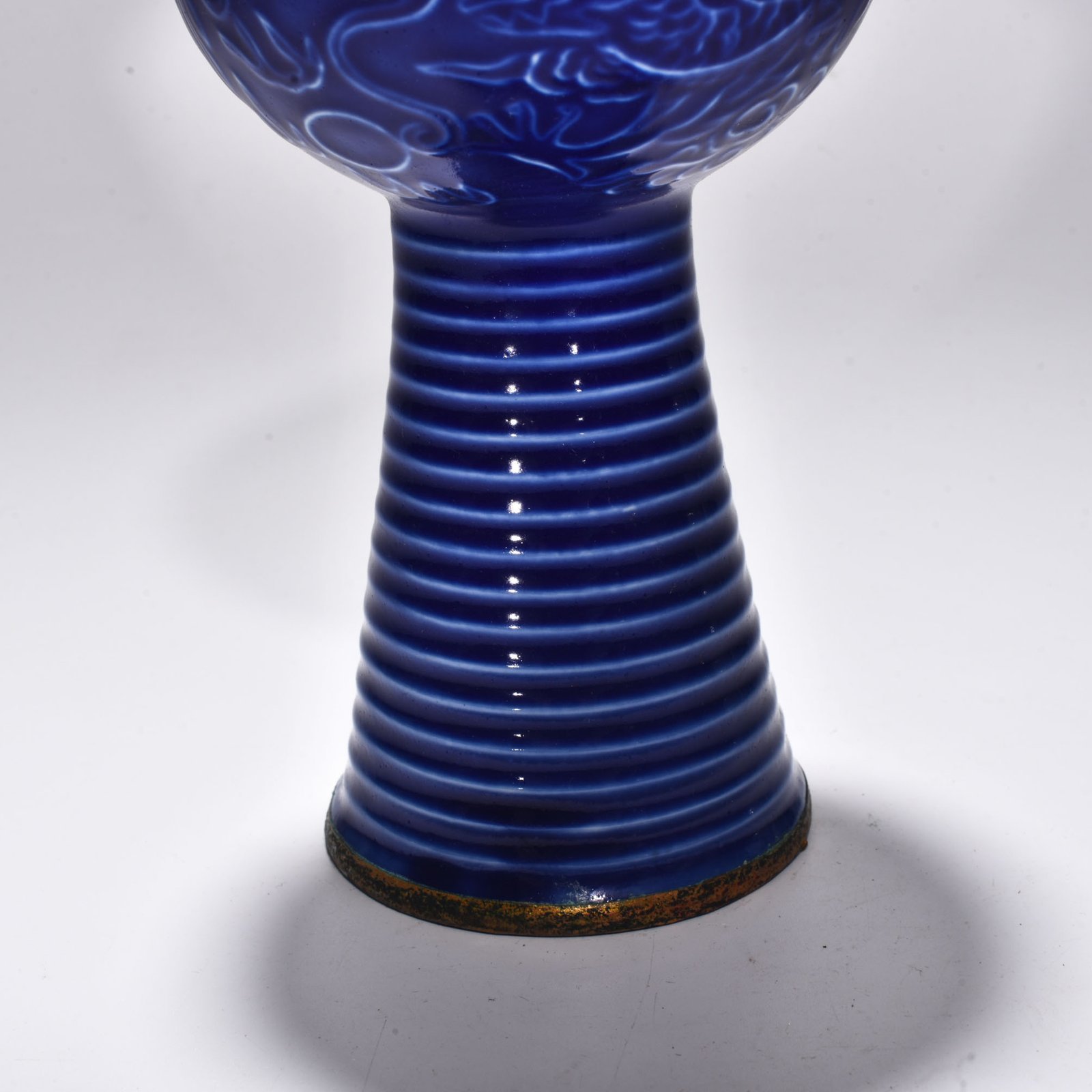 Song Dynasty blue Dingyun dragon pattern plum vase