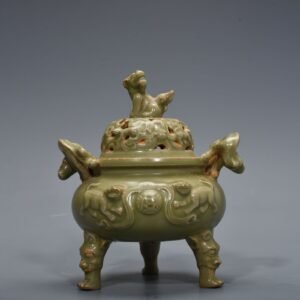 Song Dynasty Yue kiln lion smoker