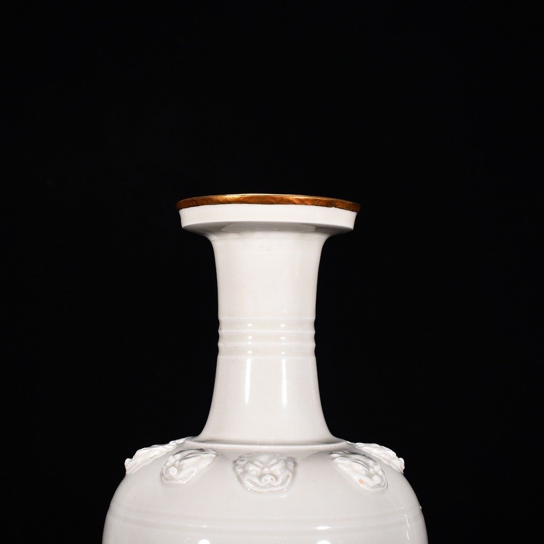 Song Dynasty Ding Kiln Porcelain vase