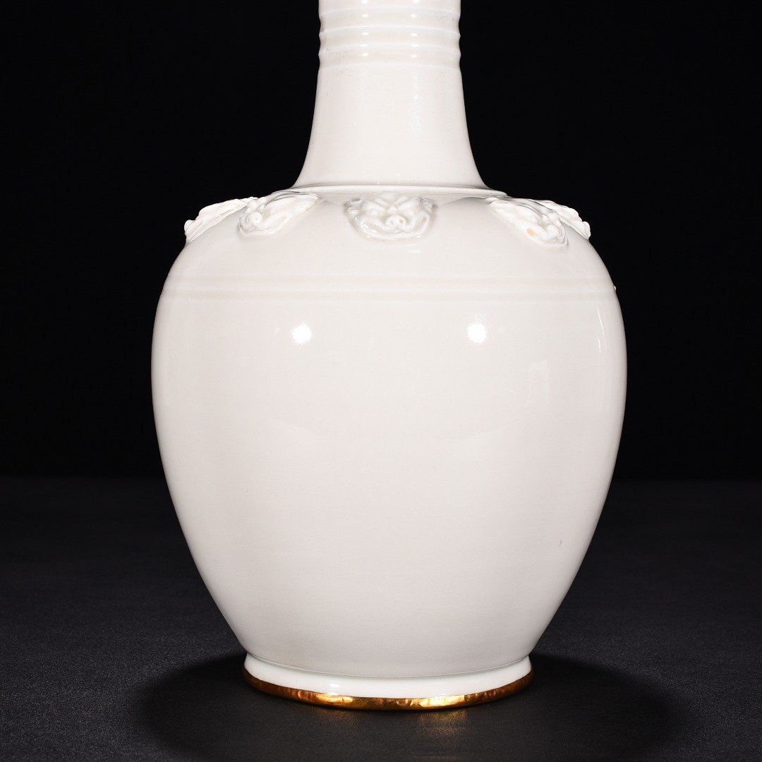 Song Dynasty Ding Kiln Porcelain vase