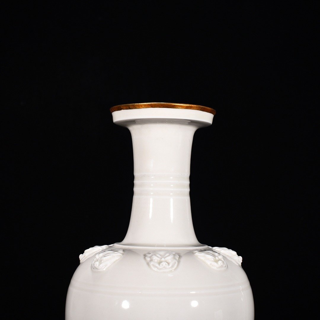 Song Dynasty Ding Kiln Porcelain vase