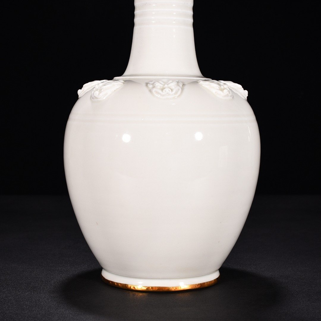 Song Dynasty Ding Kiln Porcelain vase
