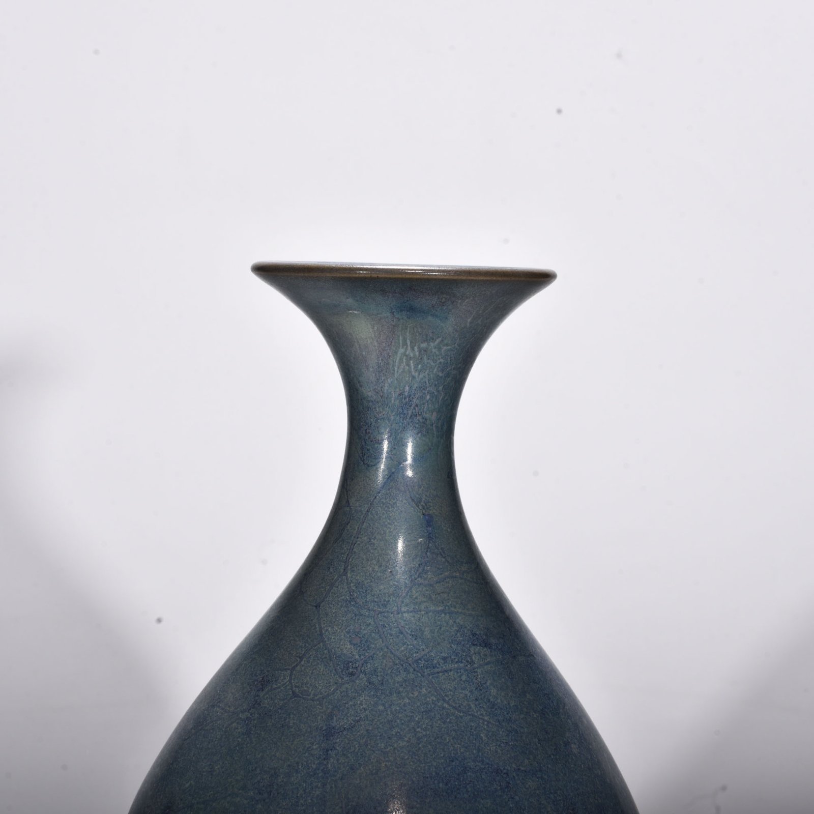 Song Dynasty Jun kiln lilac purple glaze earthworm mud pattern jade pot spring vase
