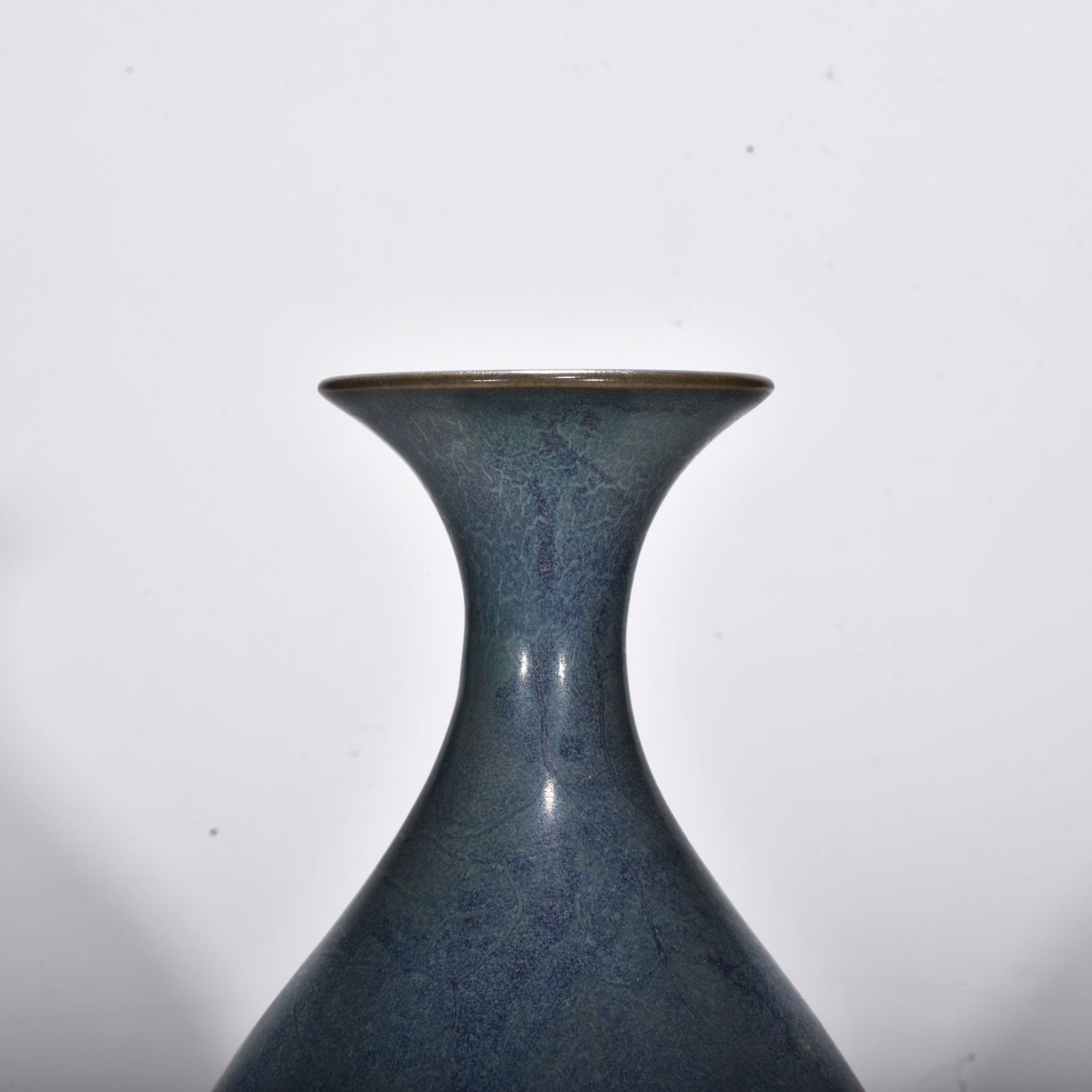 Song Dynasty Jun kiln lilac purple glaze earthworm mud pattern jade pot spring vase