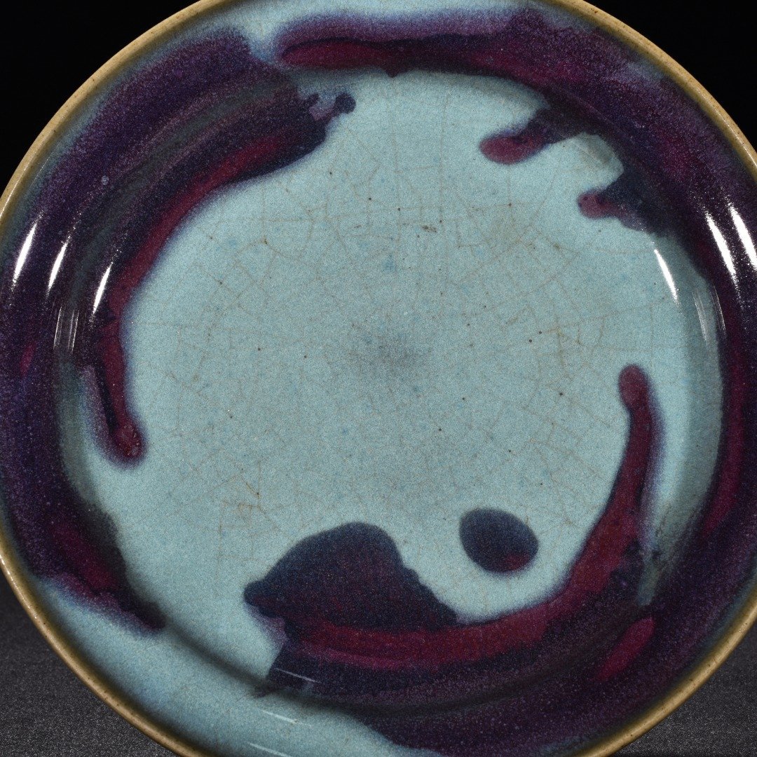 Song Dynasty Jun kiln sky blue glaze obsidian turned grape purple folding rim plate