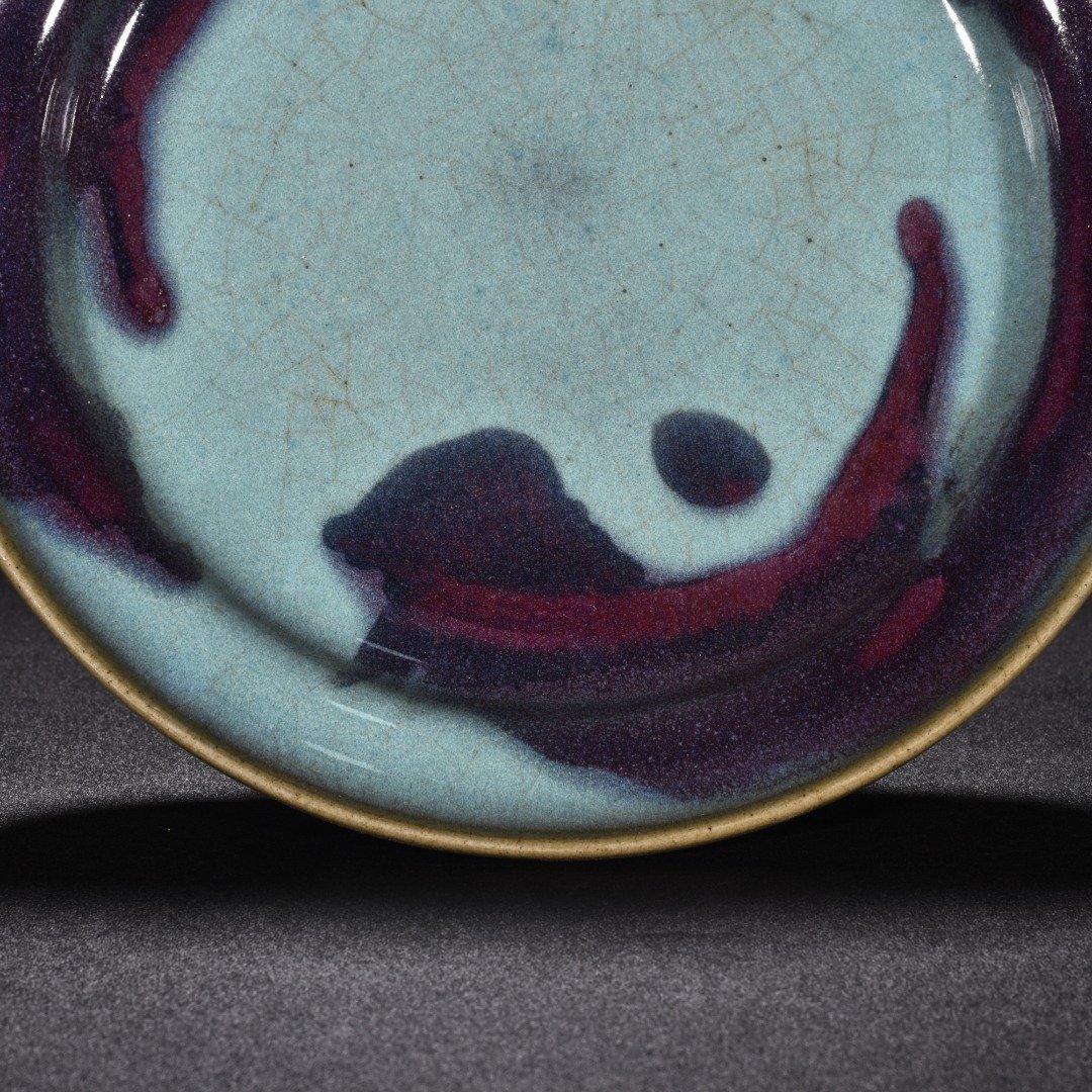 Song Dynasty Jun kiln sky blue glaze obsidian turned grape purple folding rim plate