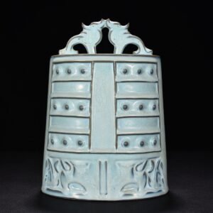 Song Dynasty Jun kiln sky blue glaze earthworm mud pattern chime