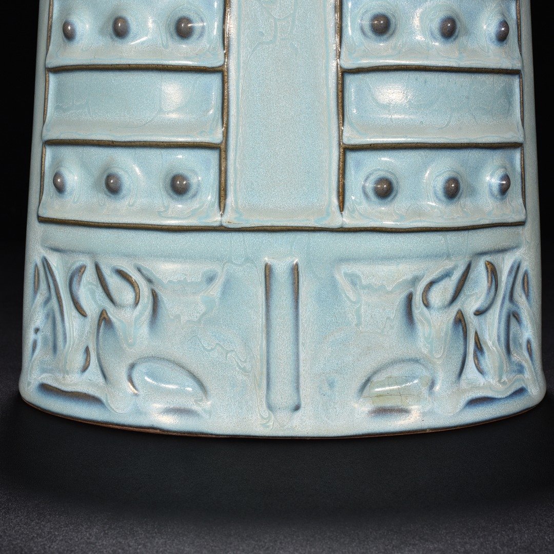 Song Dynasty Jun kiln sky blue glaze earthworm mud pattern chime