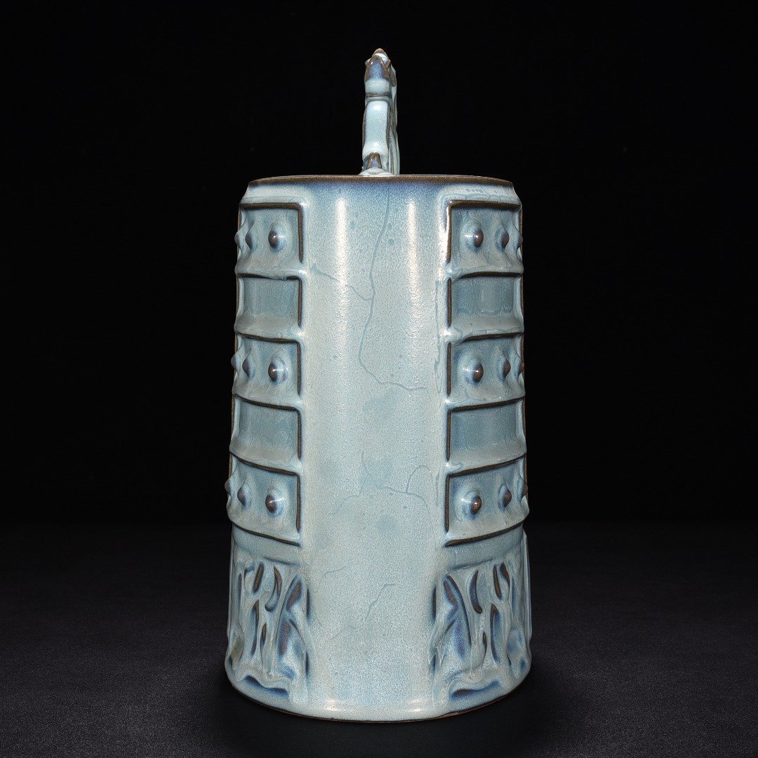 Song Dynasty Jun kiln sky blue glaze earthworm mud pattern chime