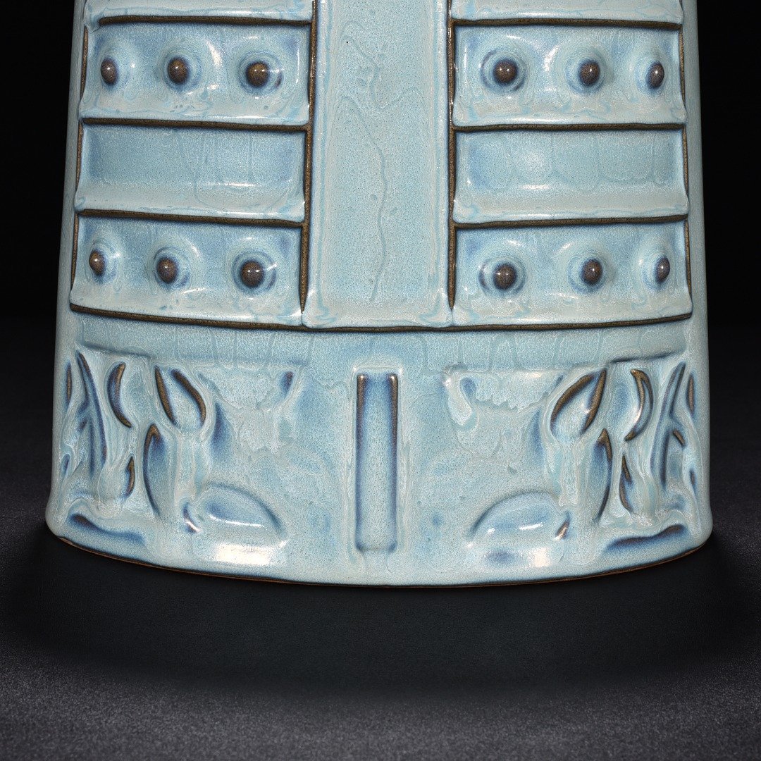 Song Dynasty Jun kiln sky blue glaze earthworm mud pattern chime