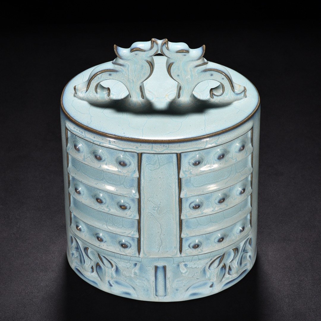 Song Dynasty Jun kiln sky blue glaze earthworm mud pattern chime