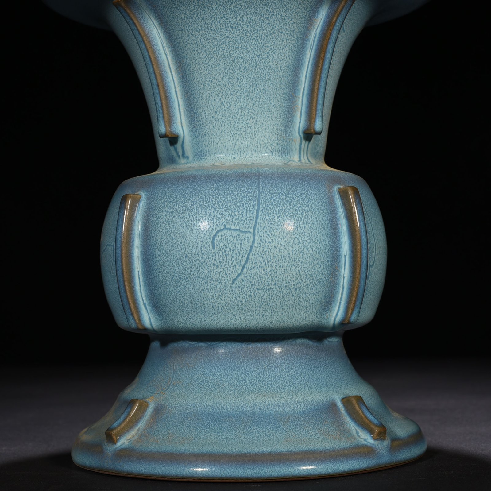 Song Dynasty Jun kiln azure glaze halberd statue with earthworm mud pattern