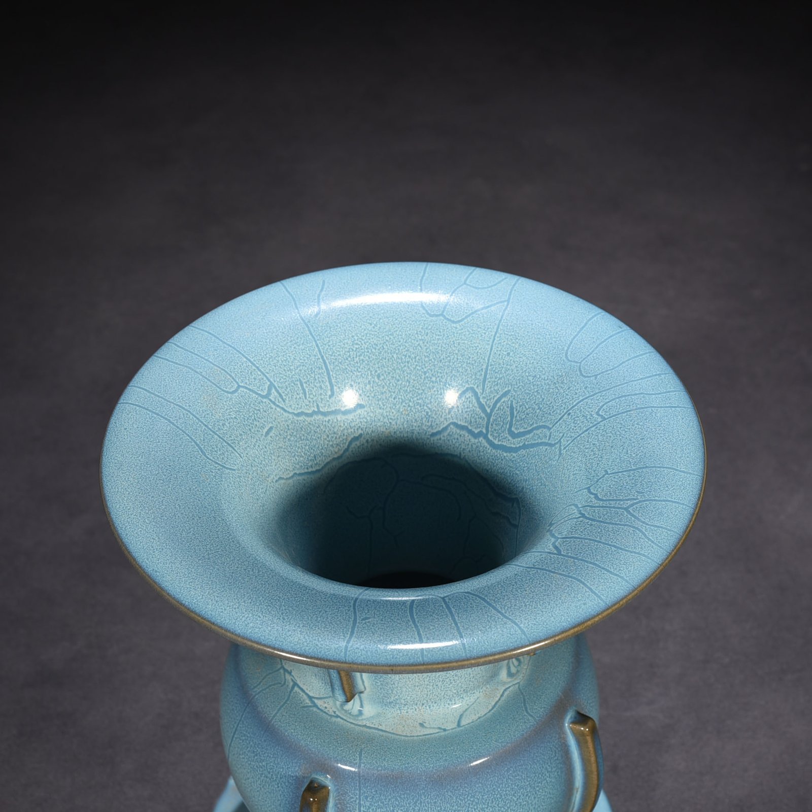 Song Dynasty Jun kiln azure glaze halberd statue with earthworm mud pattern