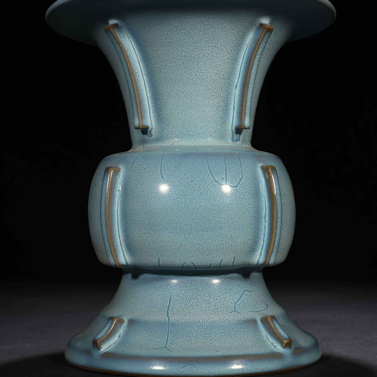 Song Dynasty Jun kiln azure glaze halberd statue with earthworm mud pattern