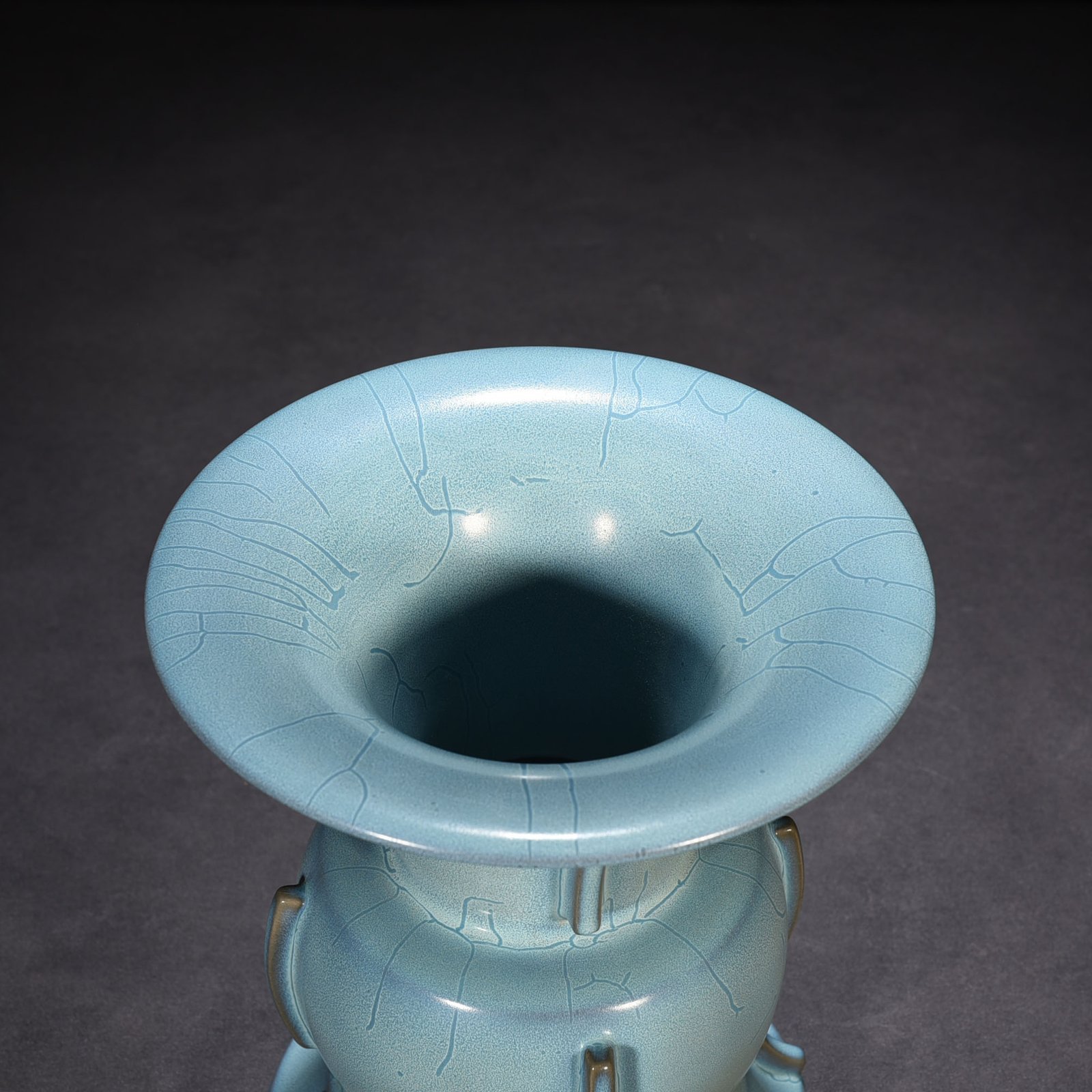 Song Dynasty Jun kiln azure glaze halberd statue with earthworm mud pattern