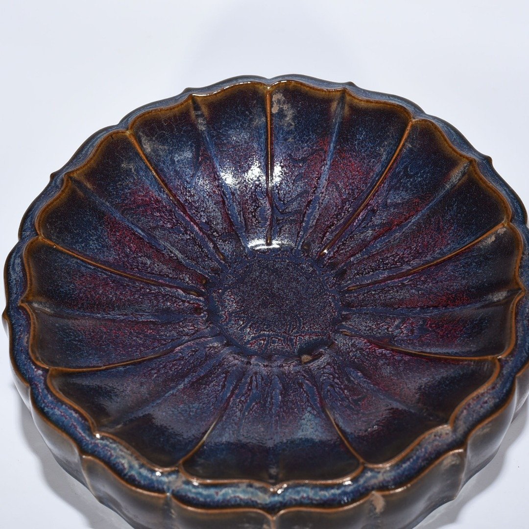 Song Dynasty Jun kiln Zhenghe first year rose purple glaze sunflower mouth wash