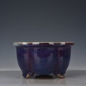 Song Dynasty Jun kiln obsidian lilac purple glaze flowerpot