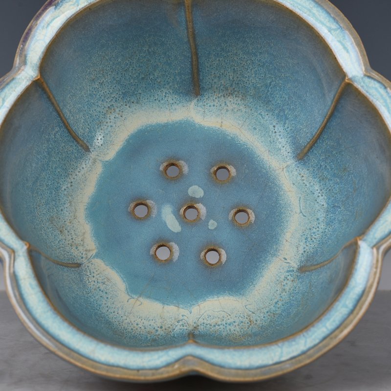 Song Dynasty Jun kiln obsidian lilac purple glaze flowerpot