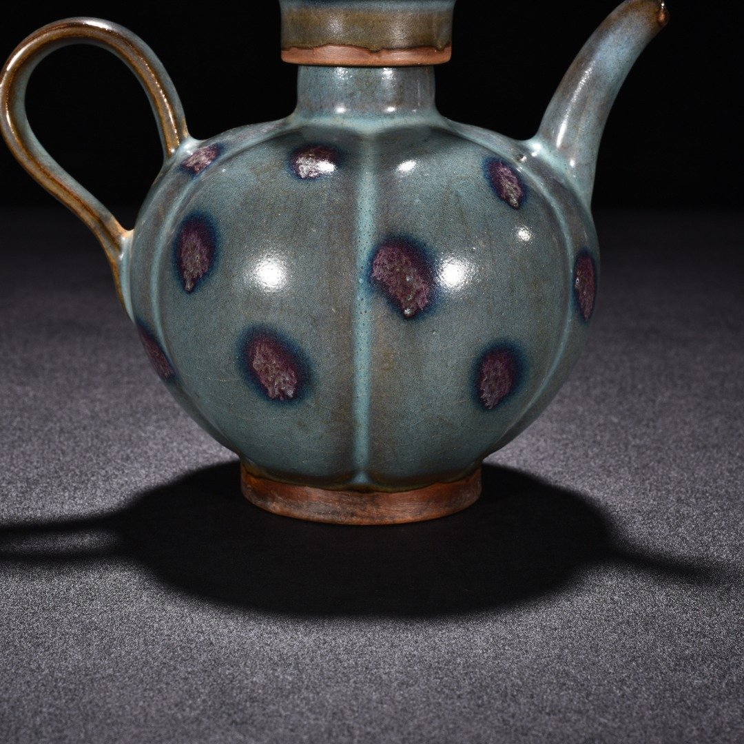 Song Dynasty Jun kiln obsidian spot scratched edge pot