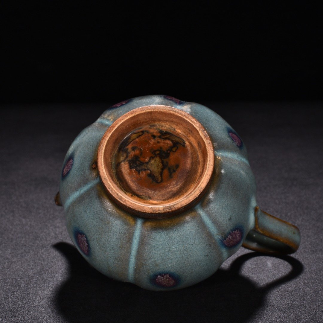 Song Dynasty Jun kiln obsidian spot scratched edge pot