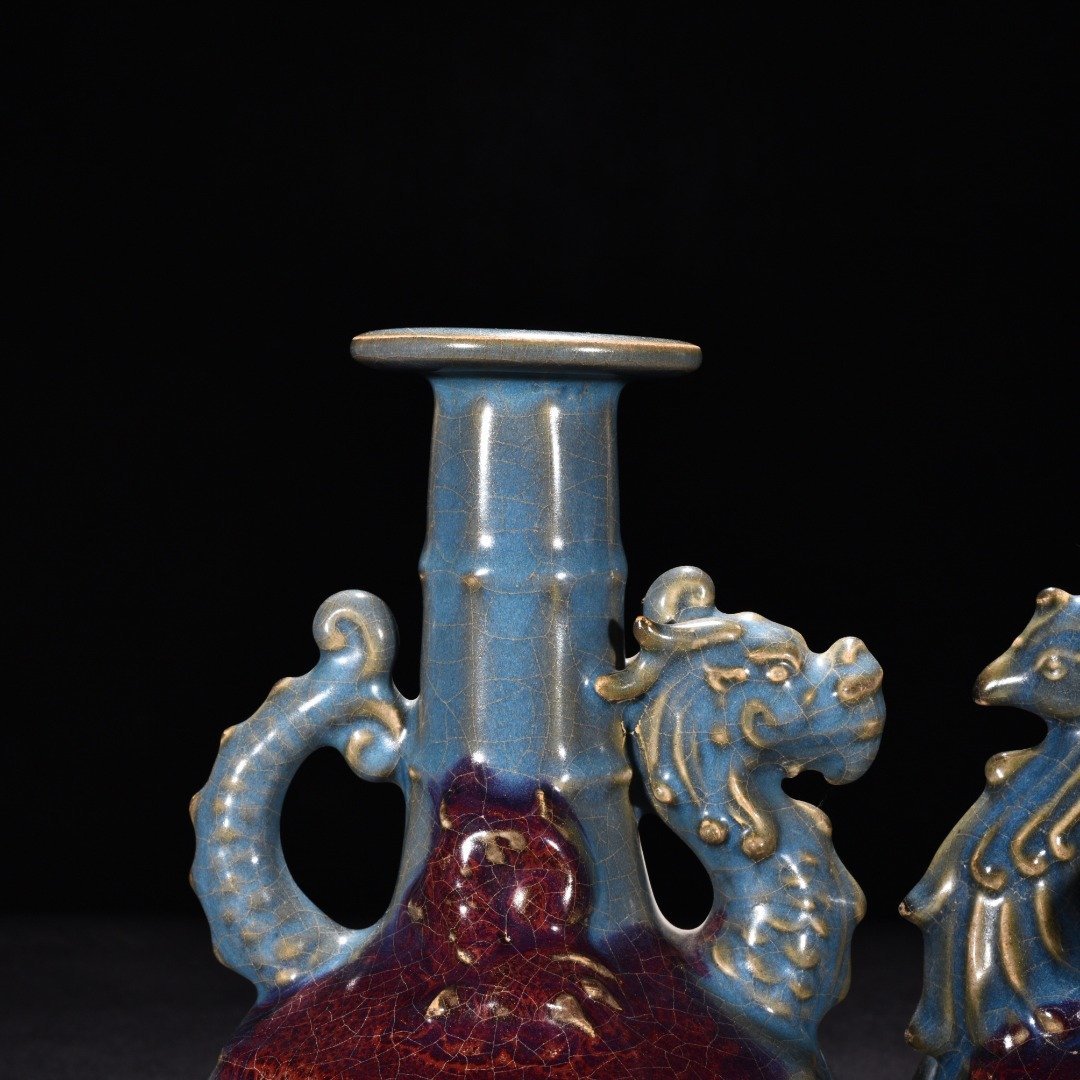Song Dynasty Jun kiln obsidian rose red glaze dragon and phoenix vase
