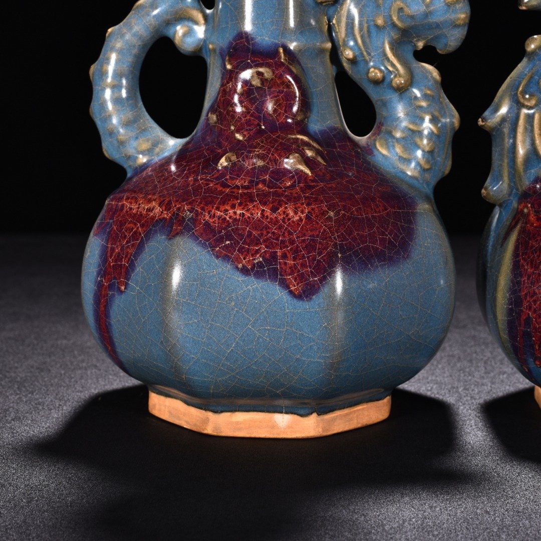 Song Dynasty Jun kiln obsidian rose red glaze dragon and phoenix vase
