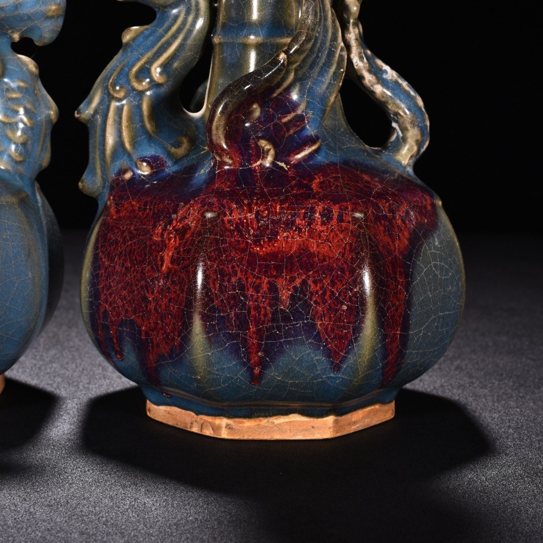 Song Dynasty Jun kiln obsidian rose red glaze dragon and phoenix vase