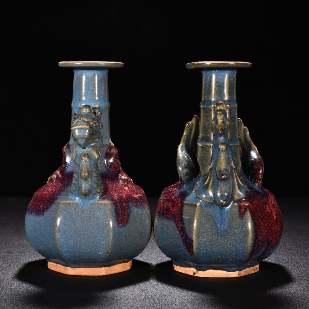 Song Dynasty Jun kiln obsidian rose red glaze dragon and phoenix vase